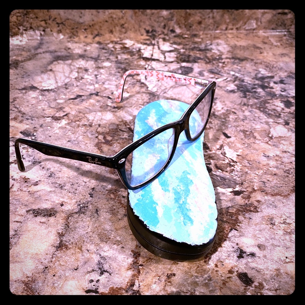Ray Ban glasses and custom painted case